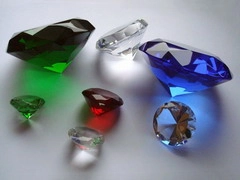 glasdiamanten in verschiedenen Farben und Größen