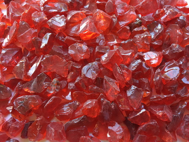 Glassteine rubinrot ca. 9-12 mm