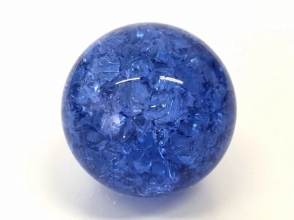 Kristallglaskugel 50 mm, blau - Splittereffekt, oberflächeneingefärbt
