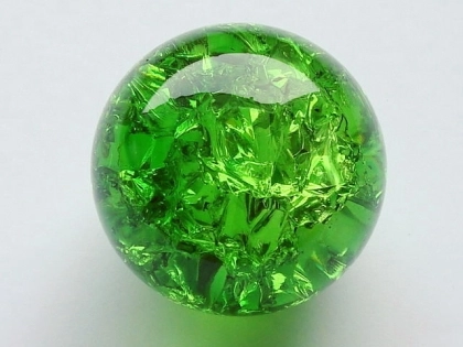 Kristallglaskugel 70 mm, grün - Splittereffekt, oberflächeneingefärbt