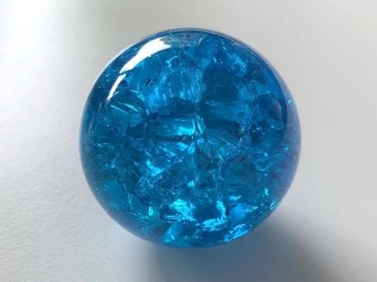 Kristallglaskugel 50 mm, petrol - Splittereffekt, oberflächeneingefärbt