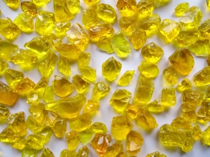Glassteine gelb, ca. 3-6 mm, trocken