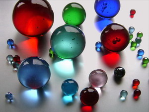 Glaskugeln 100 mm mit Lufteinschlüssen Viele Farben 