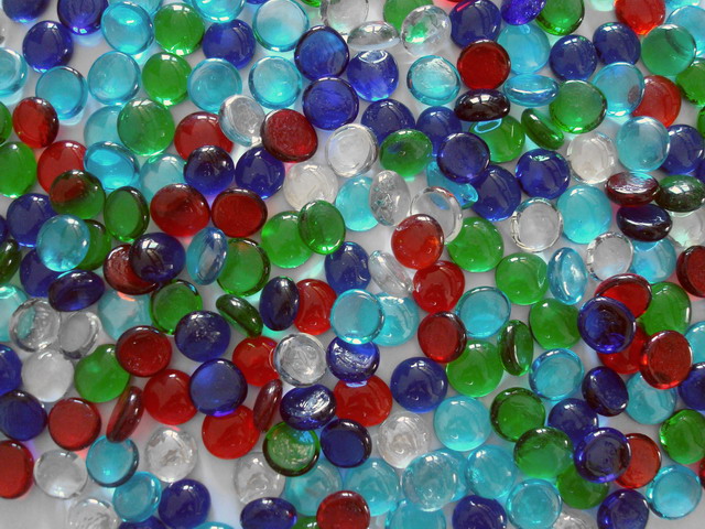 dieser Mixer ermöglicht, eigene Farben an Glasnuggets | Muggelsteine zusammenzustellen