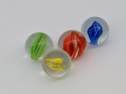 Glasmurmeln 16 mm, klar 4 Farben