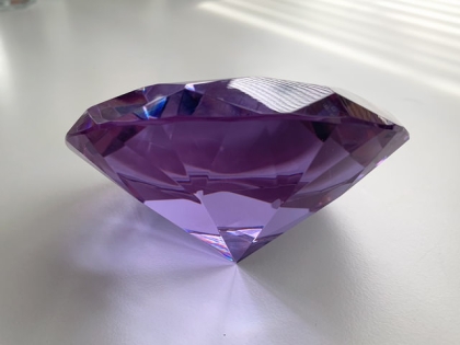 Glasdiamant 100 mm lila hinten