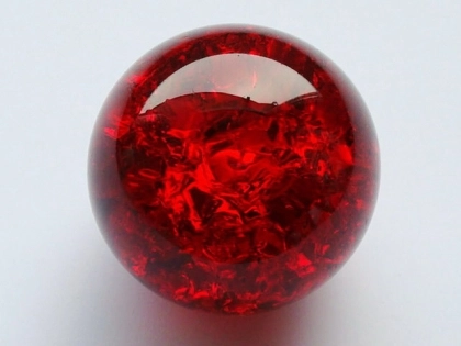 Kristallglaskugel 70mm, rubinrot - Splittereffekt, oberflächeneingefärbt