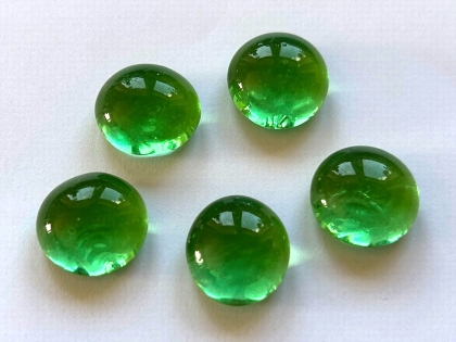 Glass Pebbles 13-15 mm Green | Shimmering Surface | Glass Nuggets