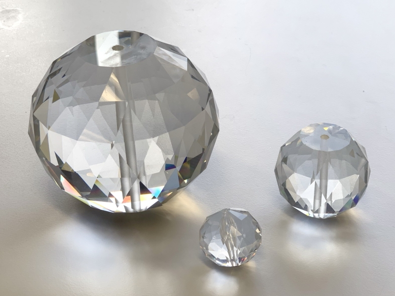 Facetted crystal glass balls clear 30 mm